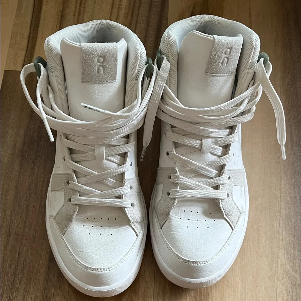 On‎ Cloud The Roger White High-Top Sneakers Women’s 8.5 EUC